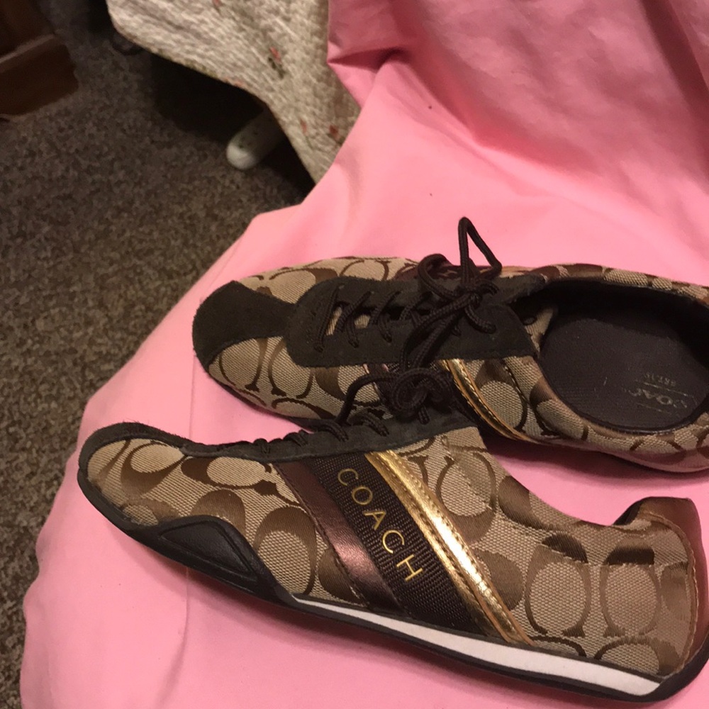 Shoes - Picture 4 of 4